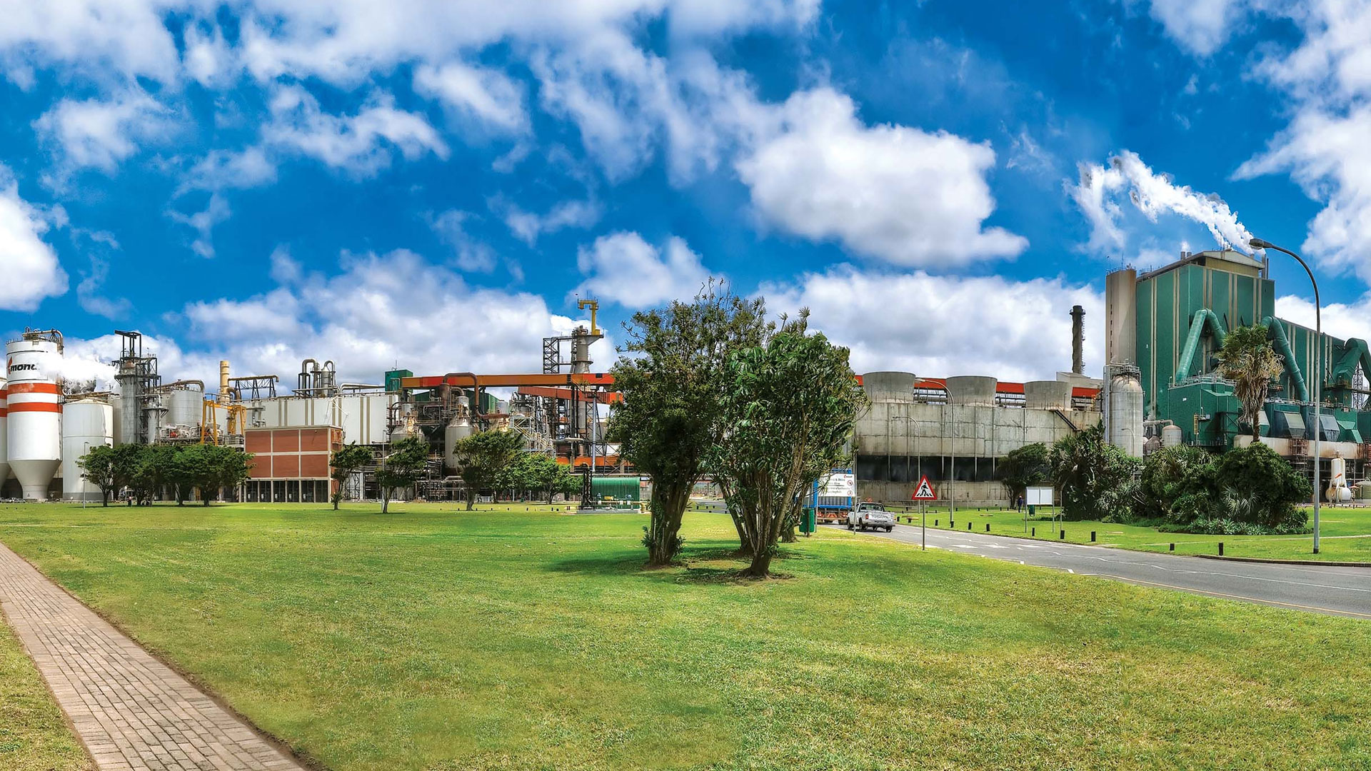 Richards-Bay-Mill-_-Credit-Mondi-South-Africa Richards bay paper mill in South Africa